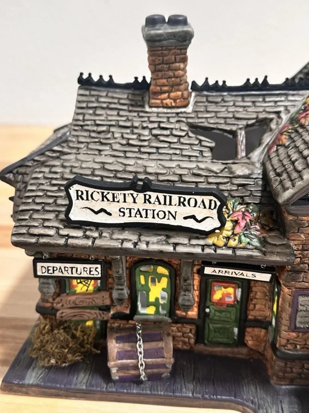 Dept 56 Rickety Railroad Station Halloween Snow Village w/ Box Lights Works READ